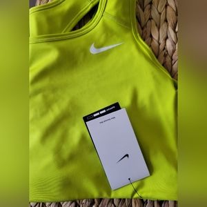 2X Nike Swoosh Women's Medium-Support Sports Bra - Dri Fit